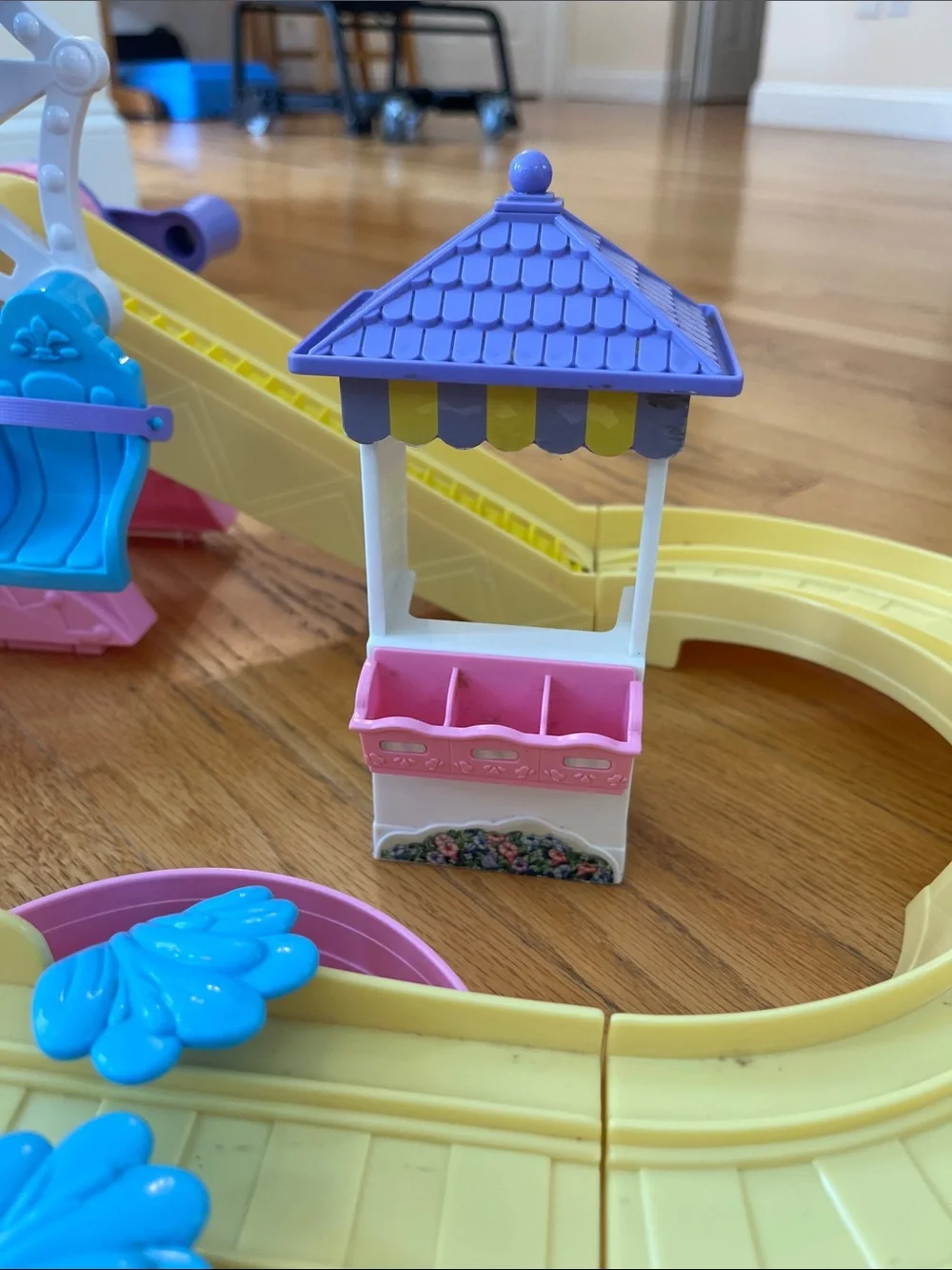 Mattel 2001 Barbie Kelly Kiddie Coaster amusement park playset.